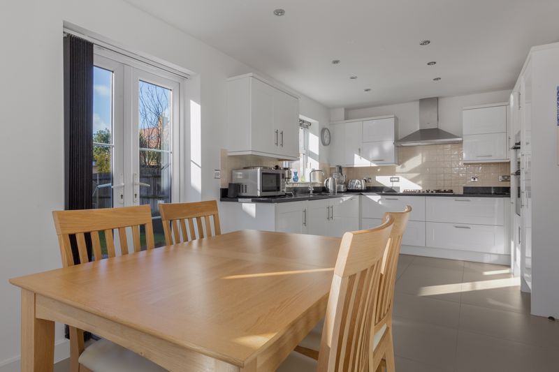 Property photo 3 of 25 Photo 5