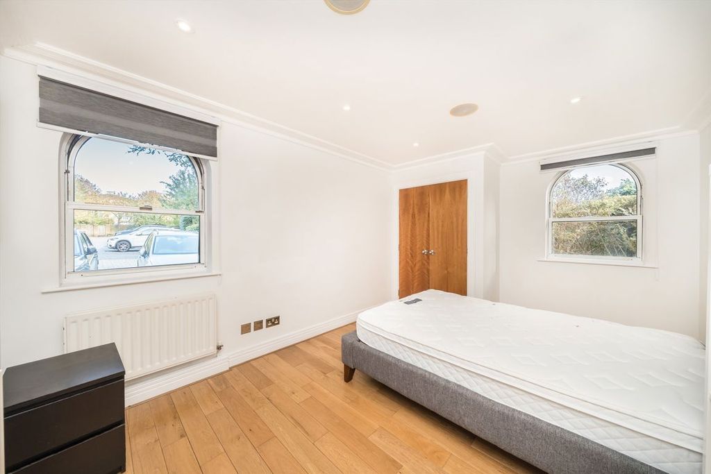 Property photo 2 of 5