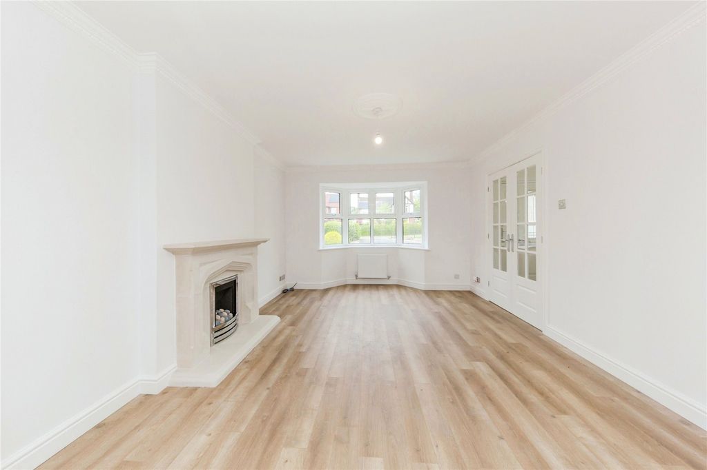 Property photo 3 of 35 Picture No. 25