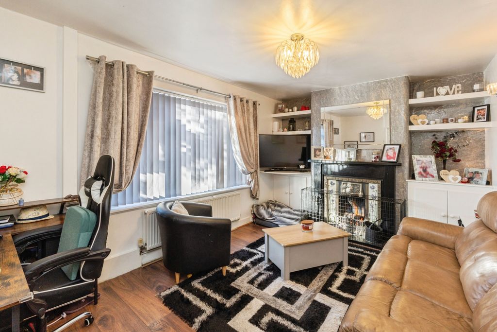 Property photo 2 of 15