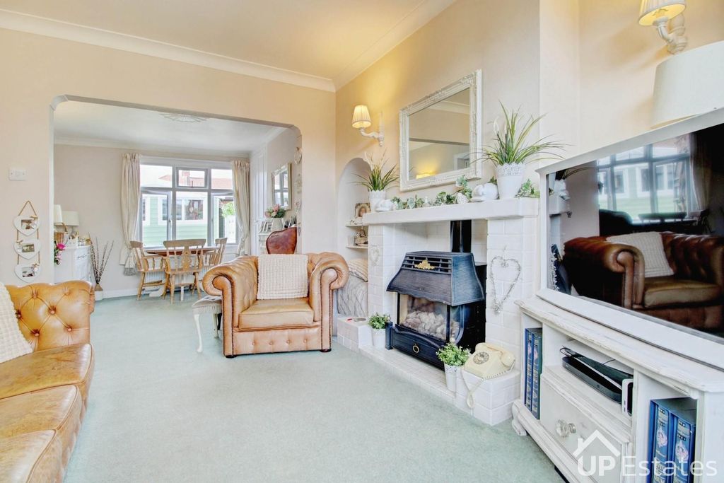 Property photo 3 of 22