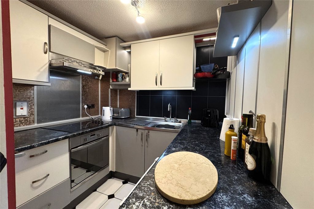 Property photo 3 of 9 Picture No. 21