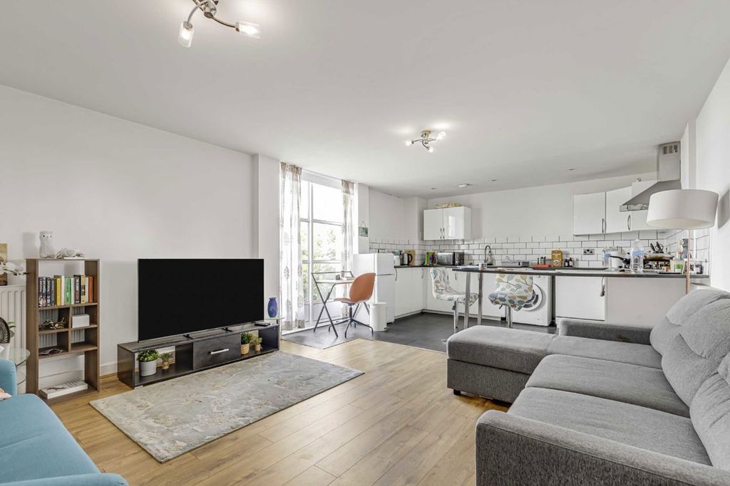 Property photo 2 of 5