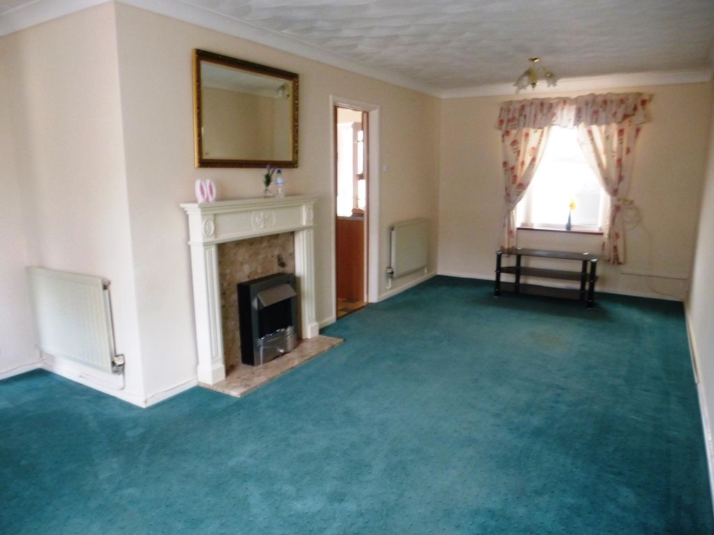 Property photo 2 of 5 Living Room