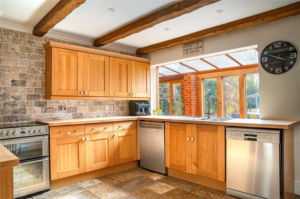 Property photo 2 of 19 Picture No. 49