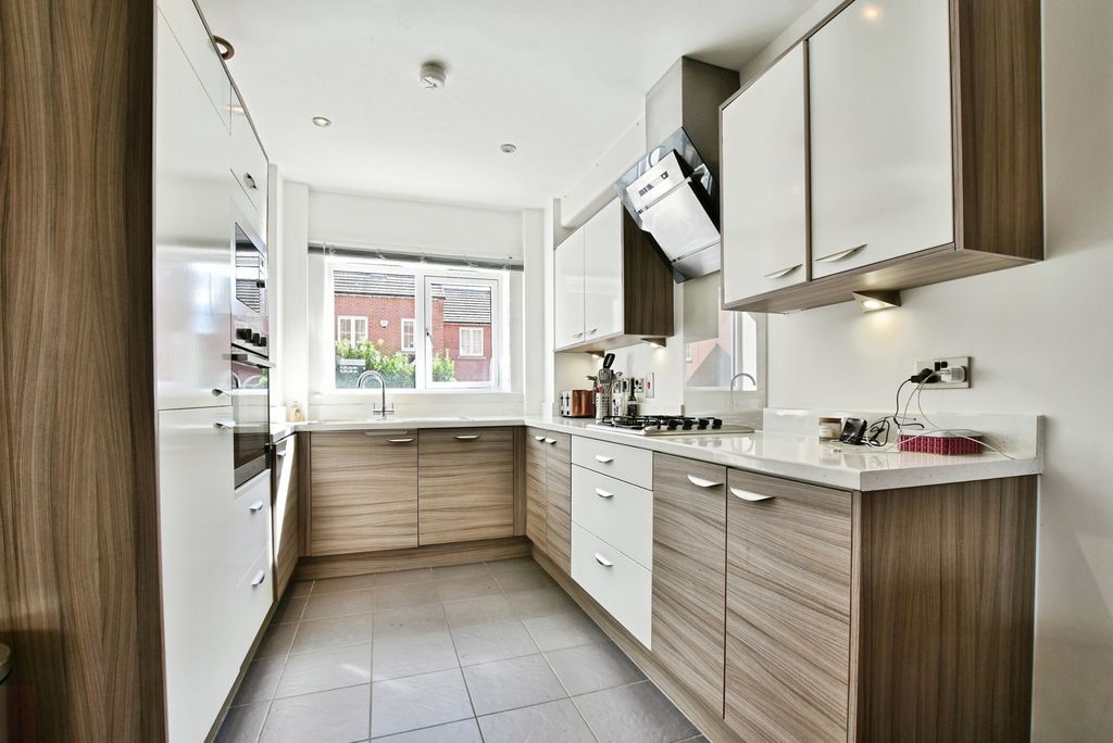 Property photo 3 of 17 Photo