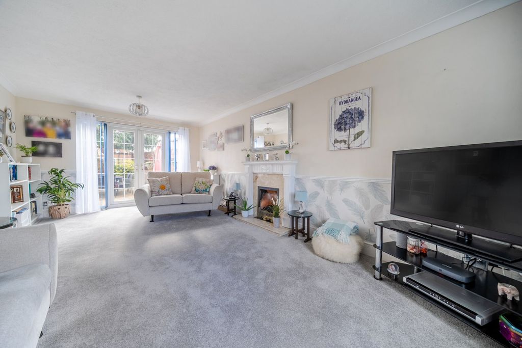 Property photo 3 of 15 Picture No. 12