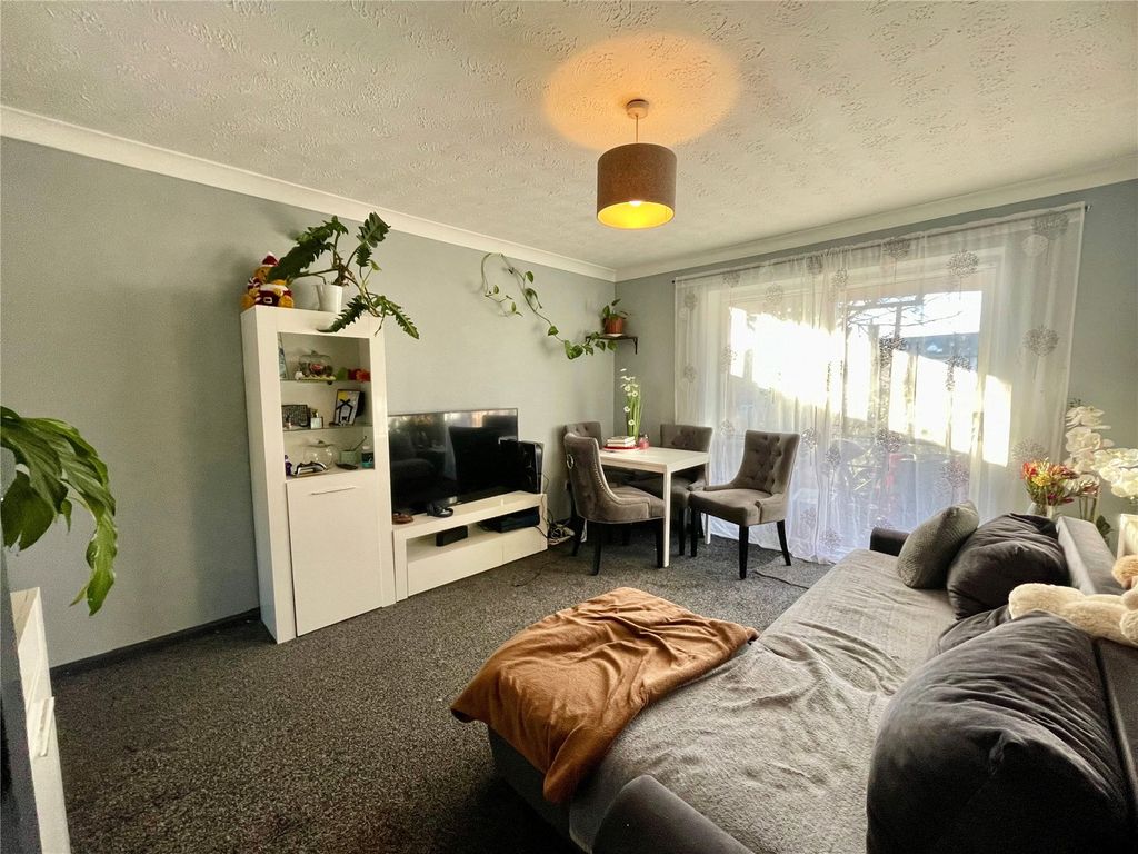 Property photo 2 of 9 Lounge/Diner