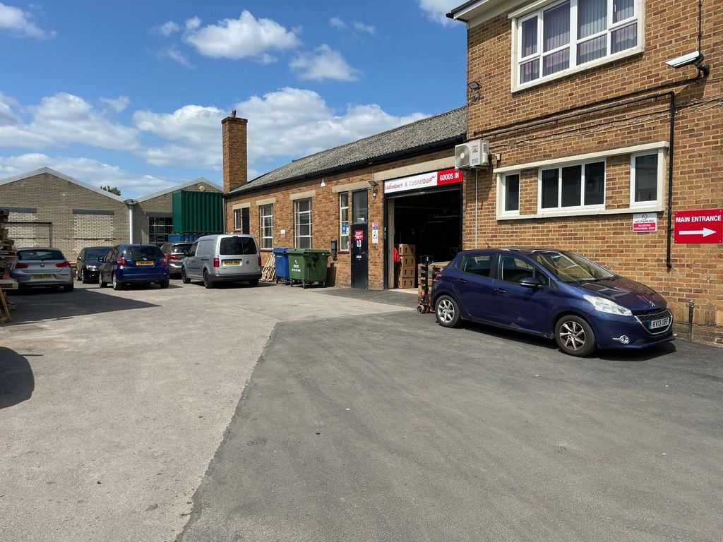 Property photo 2 of 7 4 Trafford Road - B.Jpg