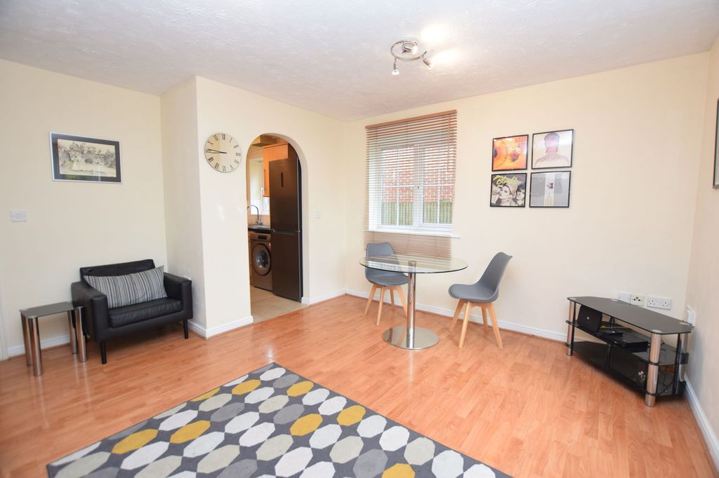 Property photo 3 of 10