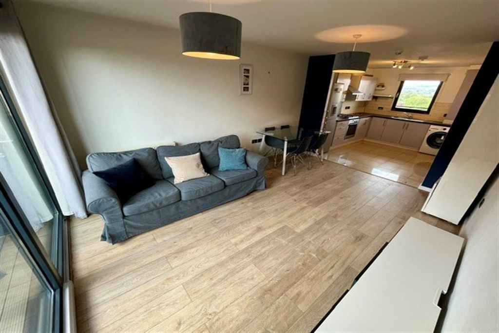 Property photo 1 of 10 (Main)