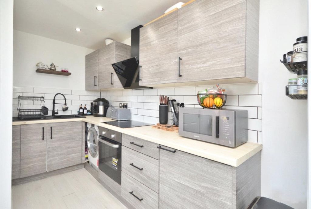 Property photo 3 of 15 Kitchen Area