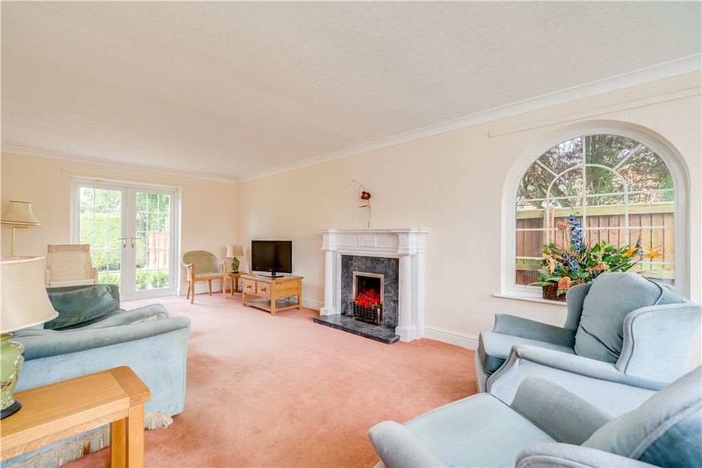 Property photo 3 of 22 Sitting Room