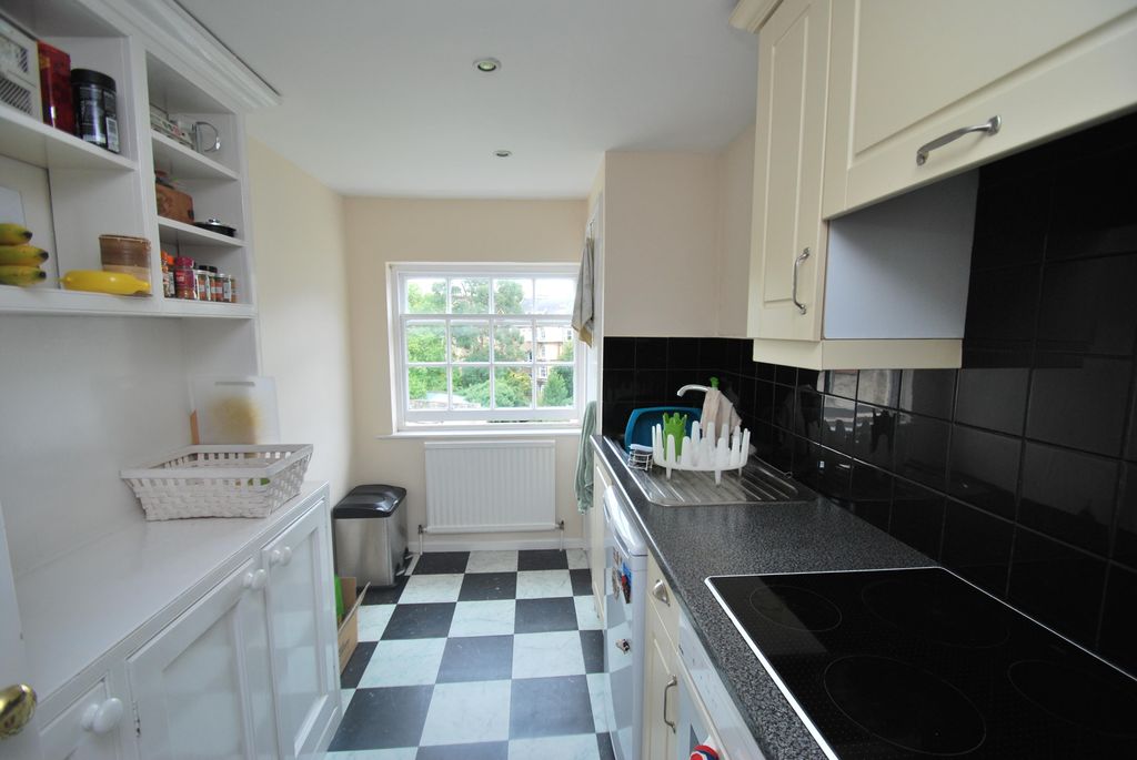 Property photo 3 of 5 Kitchen