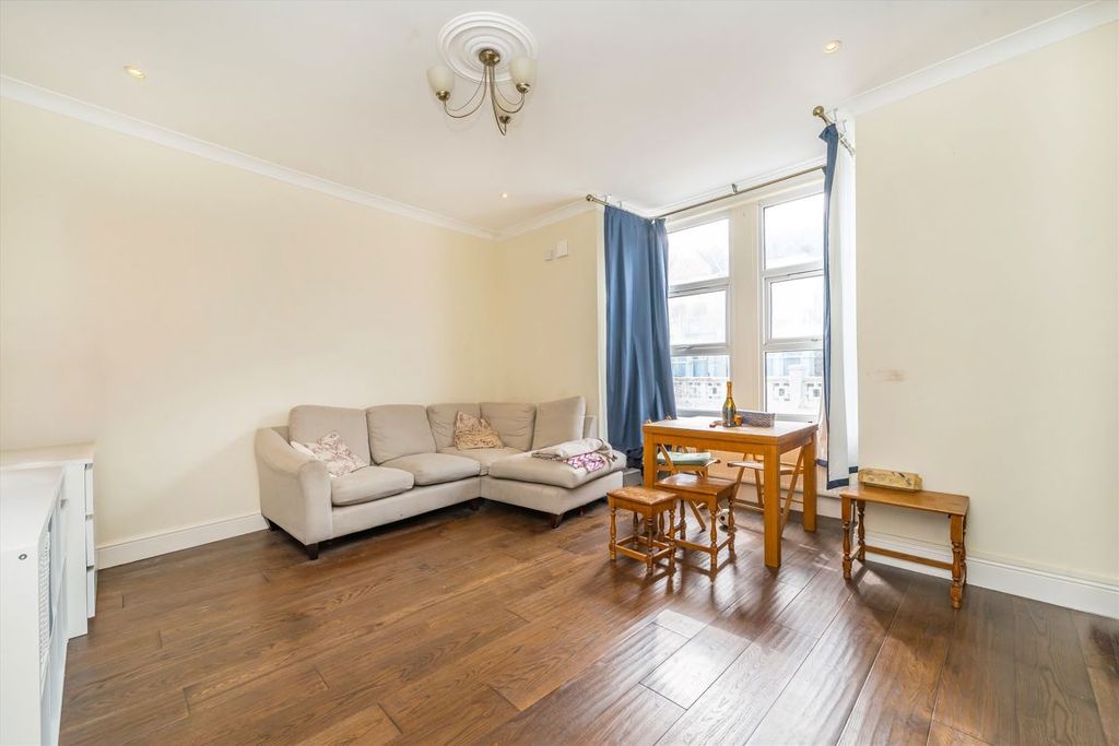 Property photo 2 of 6