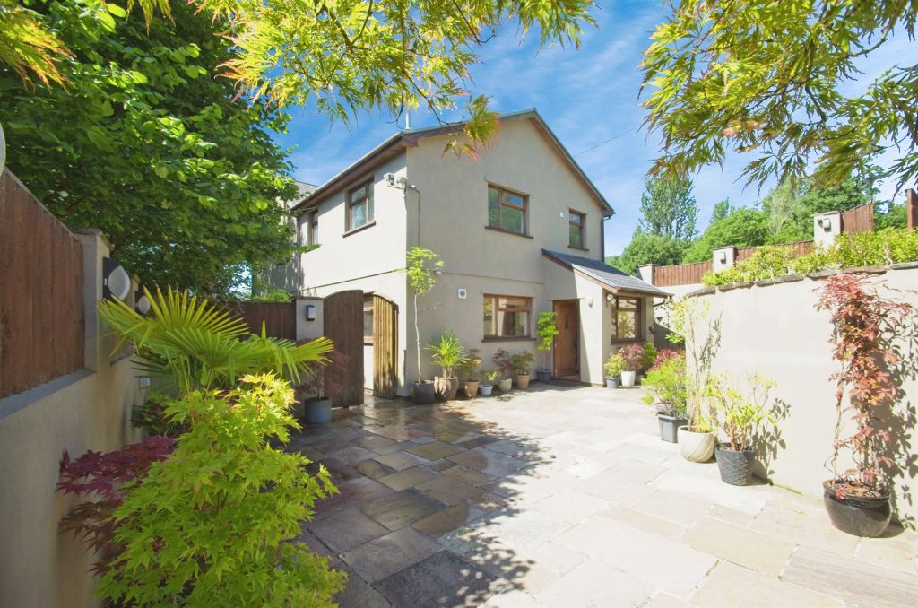 Property photo 1 of 28