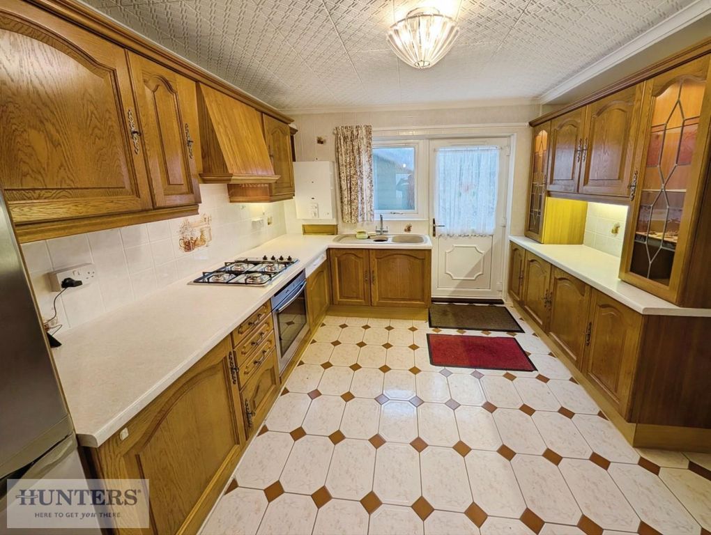 Property photo 2 of 16 Kitchen