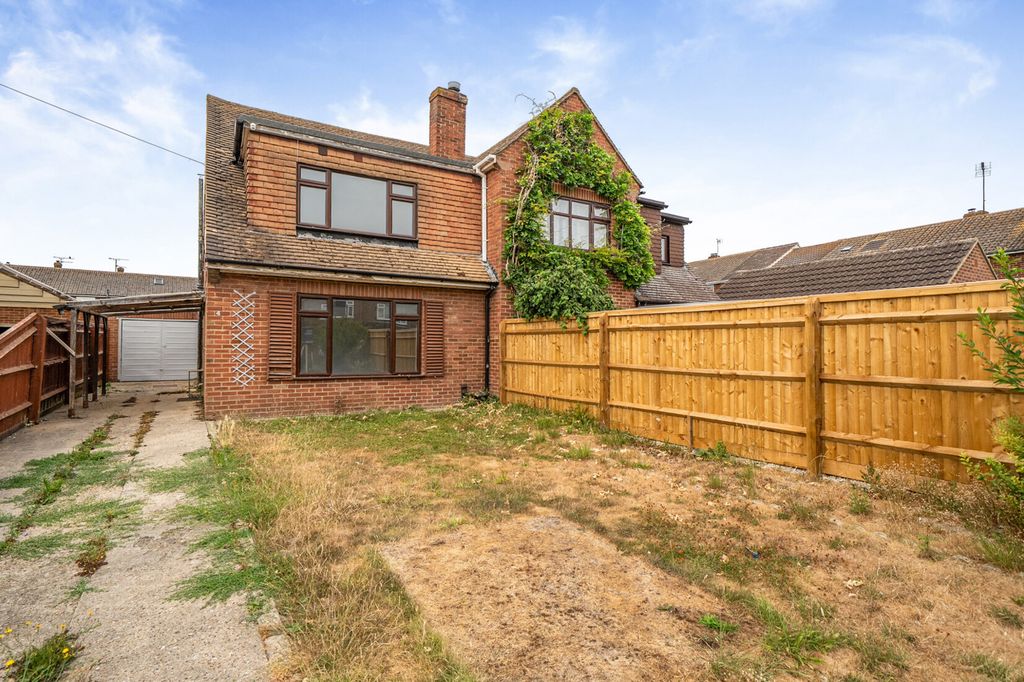 Property photo 1 of 19 External