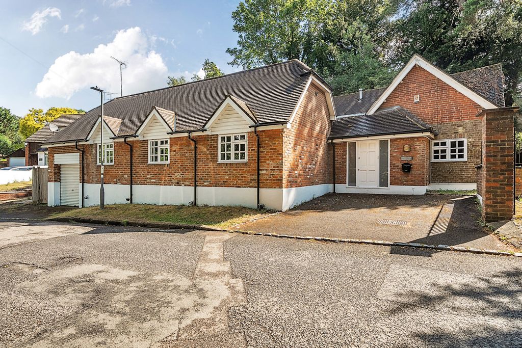 Property photo 1 of 20 1319012-1-686B923...
