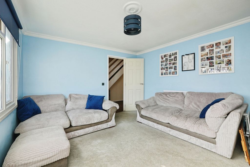 Property photo 3 of 17 Pbox-Img.Jpg