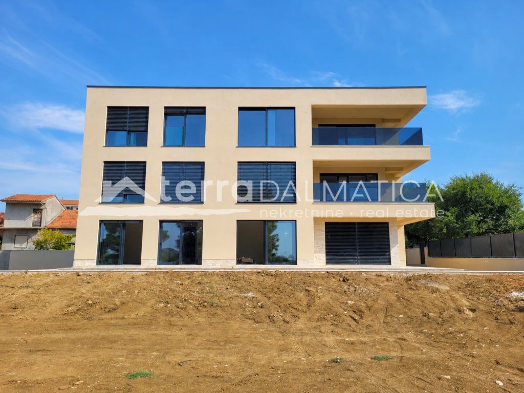 Property photo 1 of 15 Apartment In Vodice - New Building With Garden, 80 m From Th