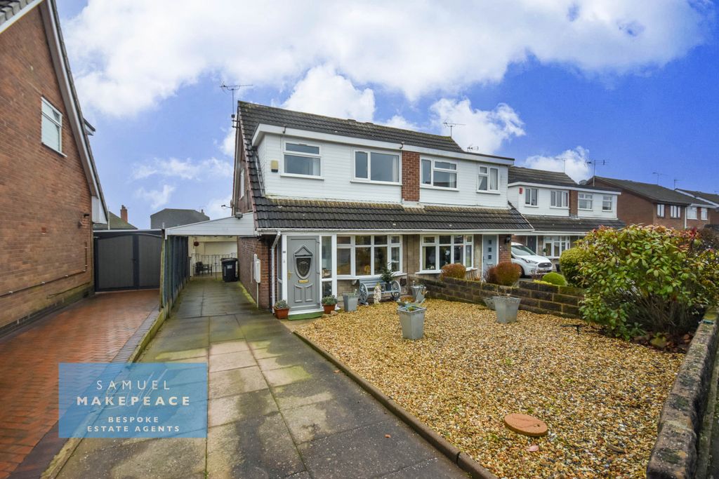 Property photo 1 of 25 Three Bedroom Semi Detached