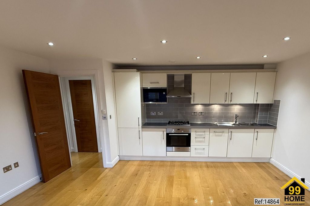 Property photo 1 of 13 Photo 0
