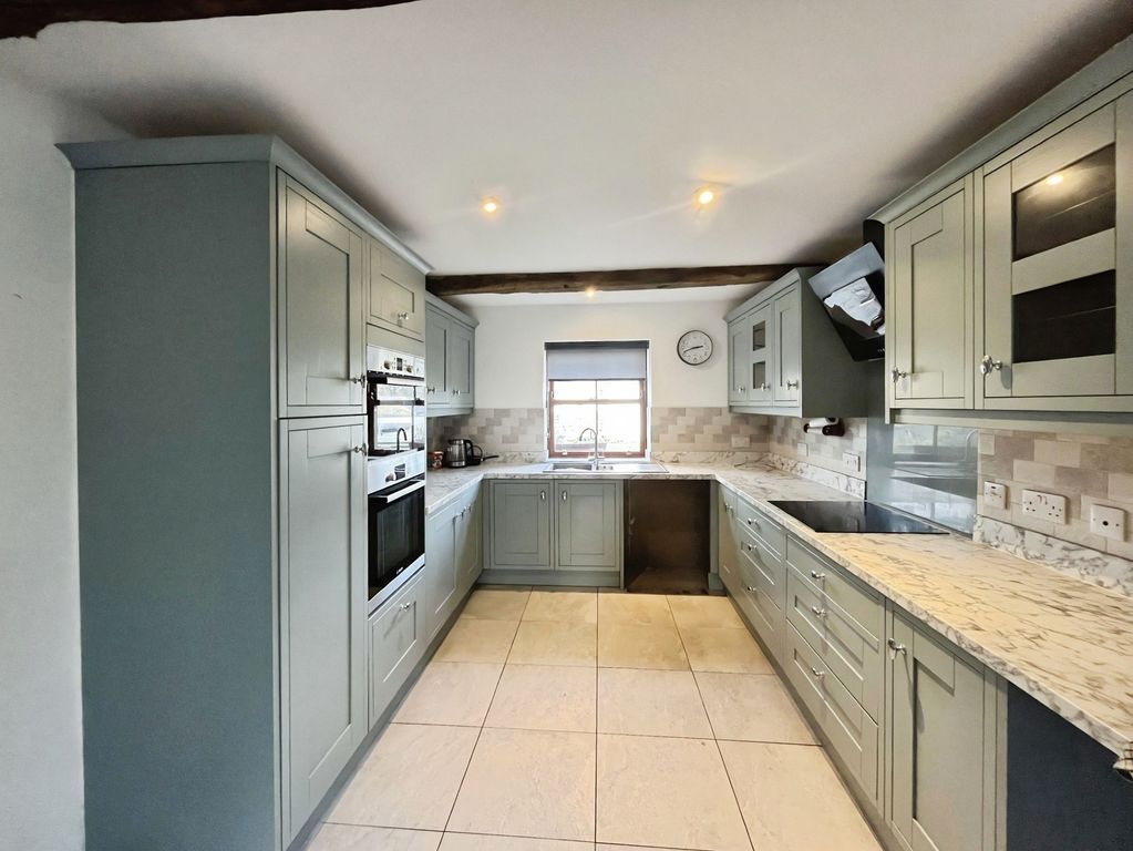 Property photo 2 of 17 Kitchen