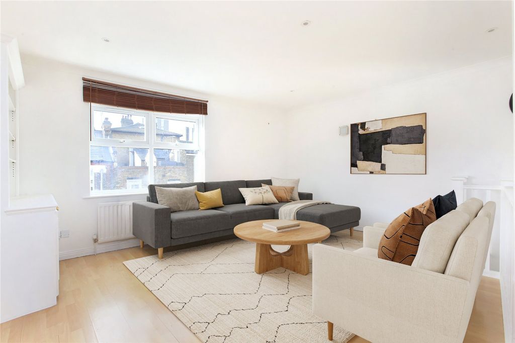 Property photo 1 of 8