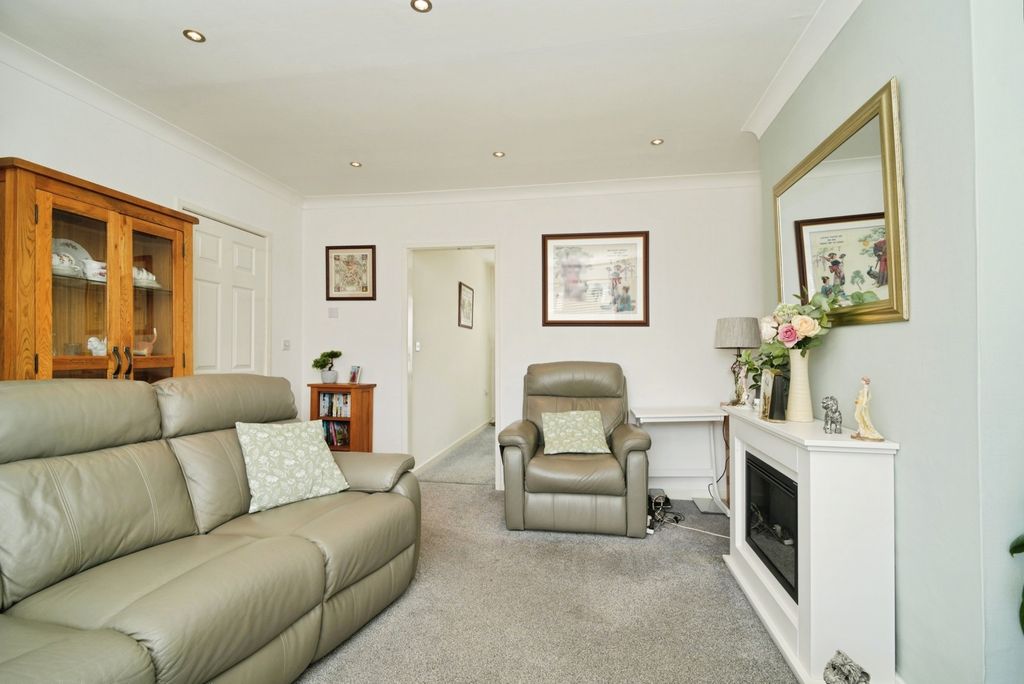 Property photo 3 of 14 Pbox-Img.Jpg