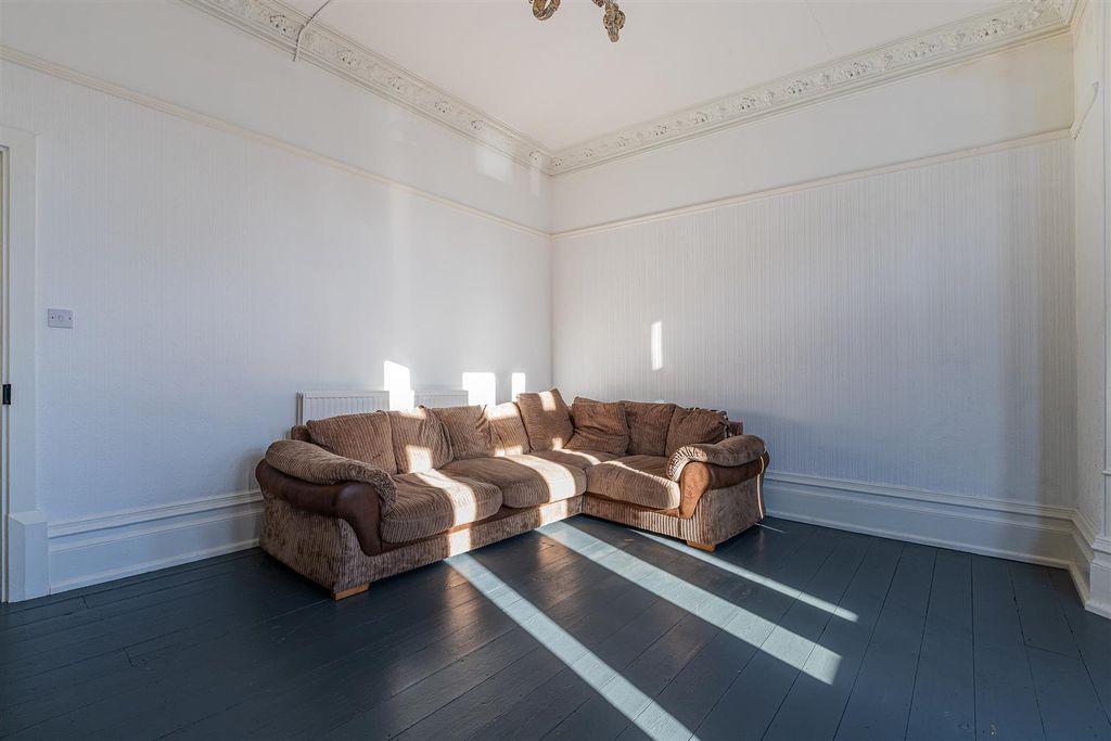 Property photo 3 of 9 333, 1-5.Jpg