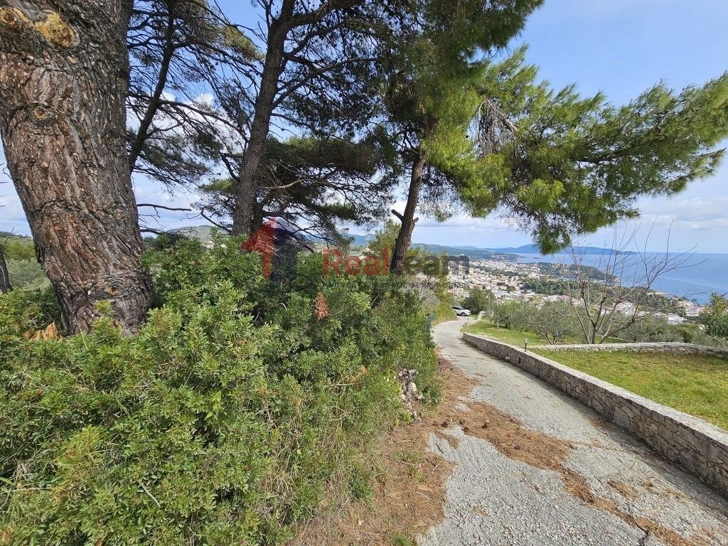 Property photo 3 of 25