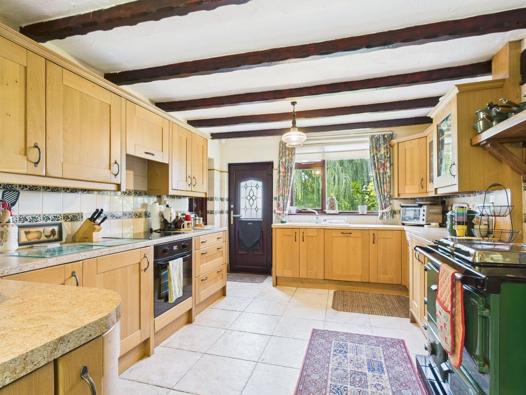 Property photo 2 of 28