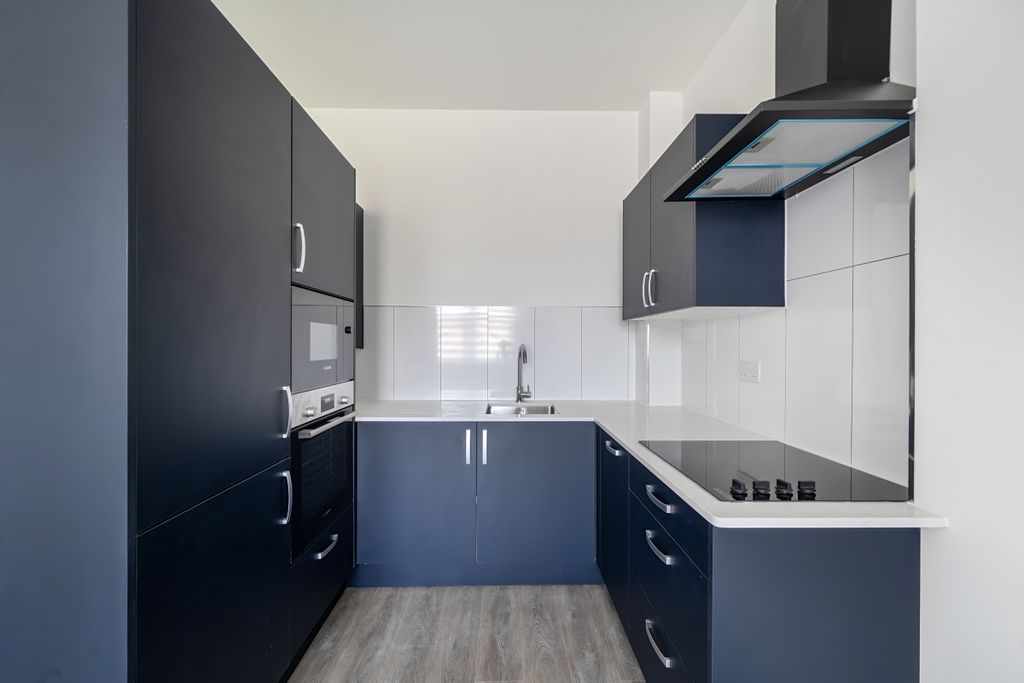 Property photo 2 of 9 1484619-7-6A3E8E7...