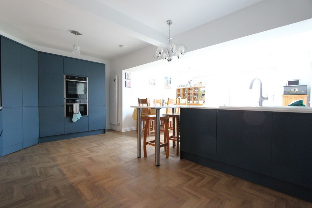 Property photo 3 of 16 Photo 8