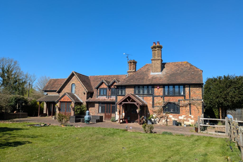 Property photo 1 of 28