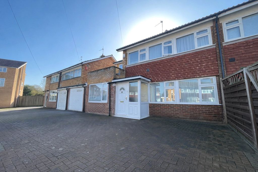 Property photo 1 of 15 Front Aspect