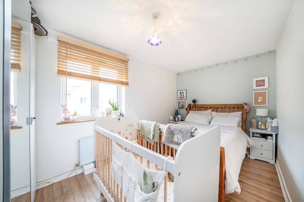 Property photo 3 of 5