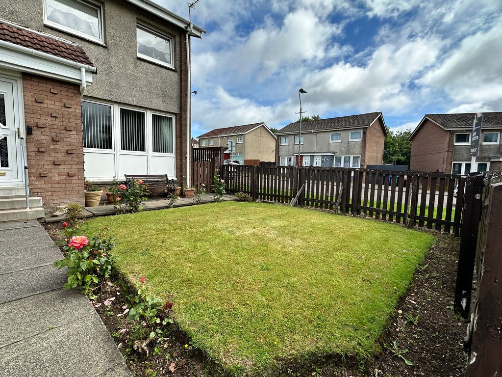Property photo 2 of 28