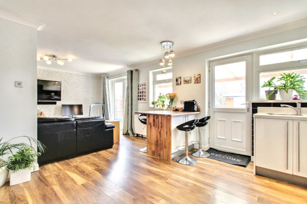Property photo 3 of 22