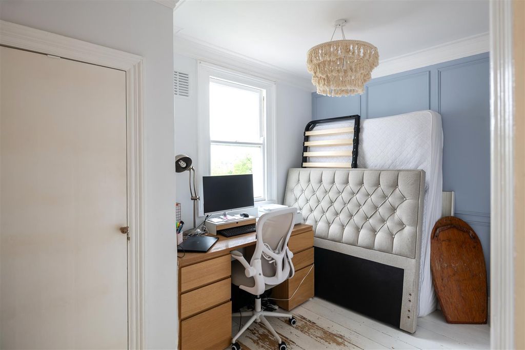 Additional image 15 of 3 bed flat for saleFelcourt Road, Felcourt RH19