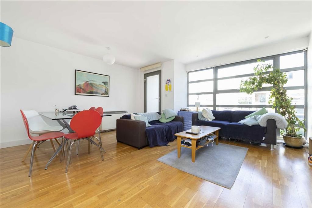 Property photo 2 of 7