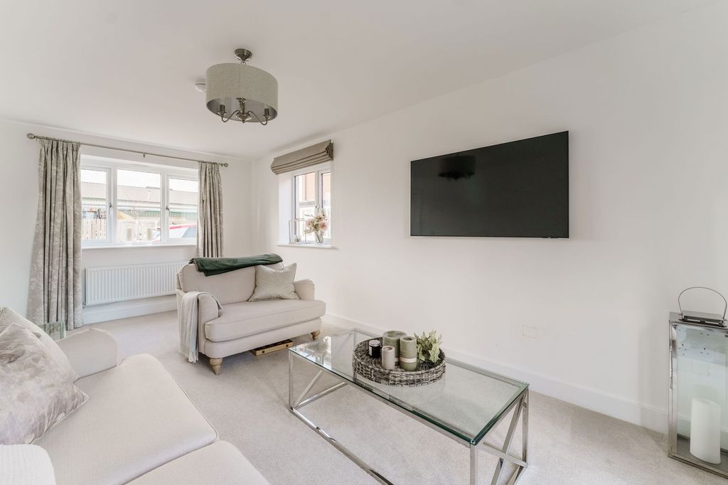 Property photo 3 of 21