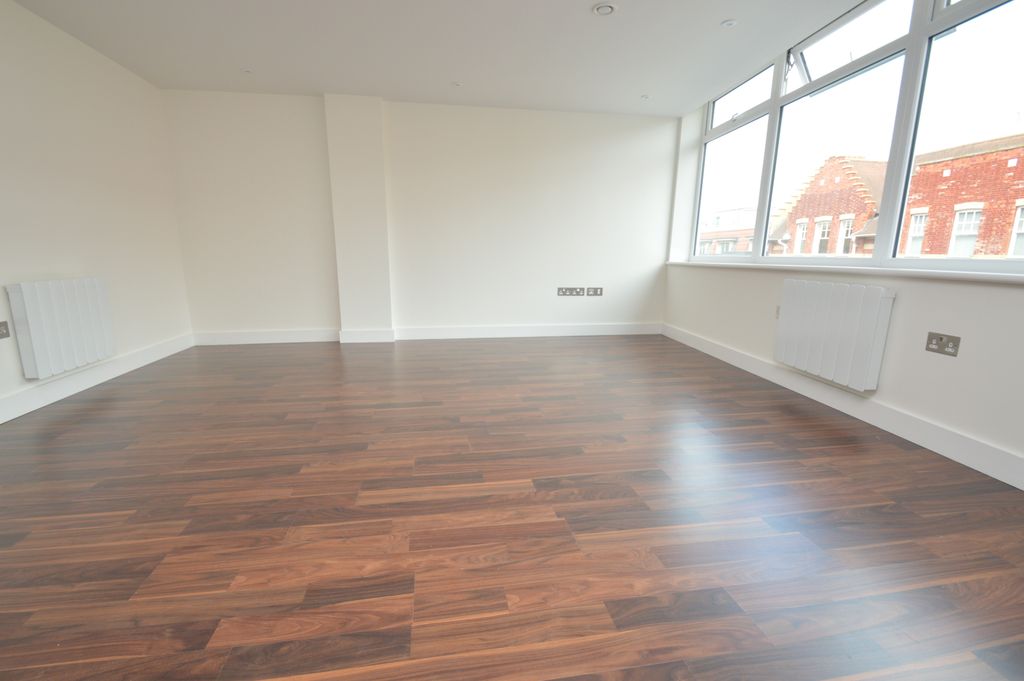 Property photo 3 of 4 37 Zenith Lounge.Jpg