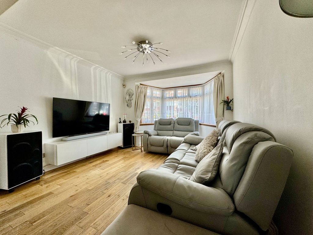 Property photo 2 of 23
