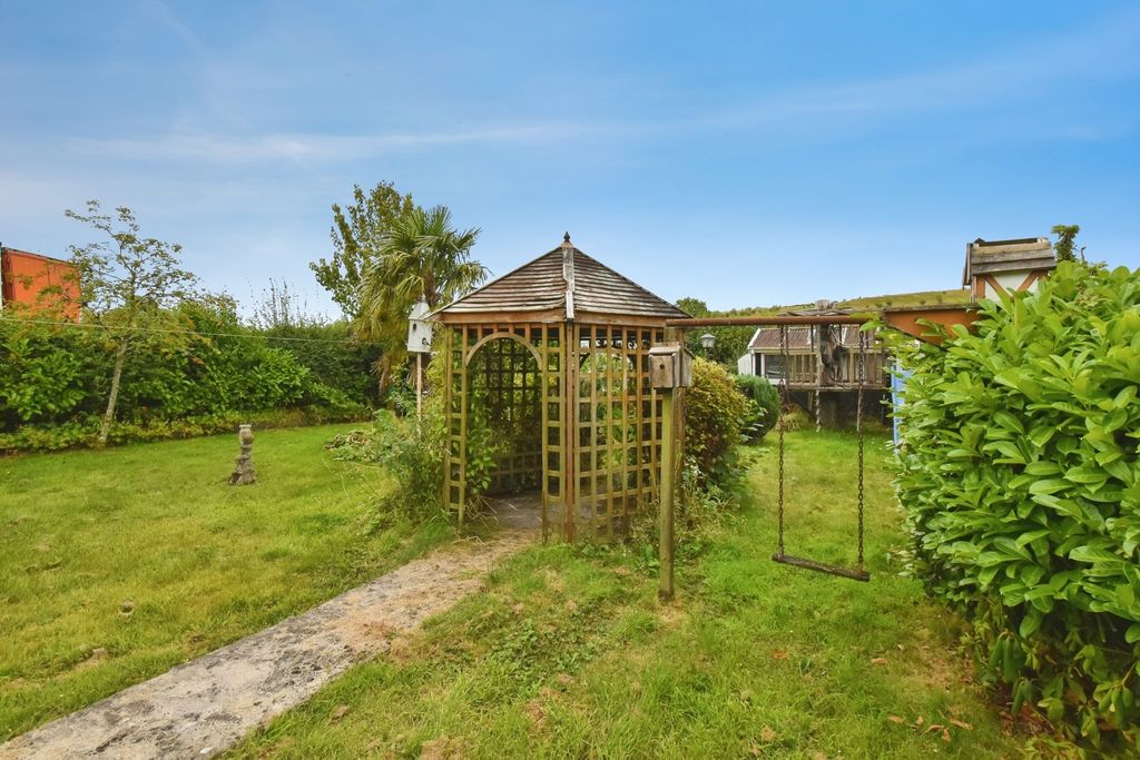Property photo 3 of 20 Pbox-Img.Jpg