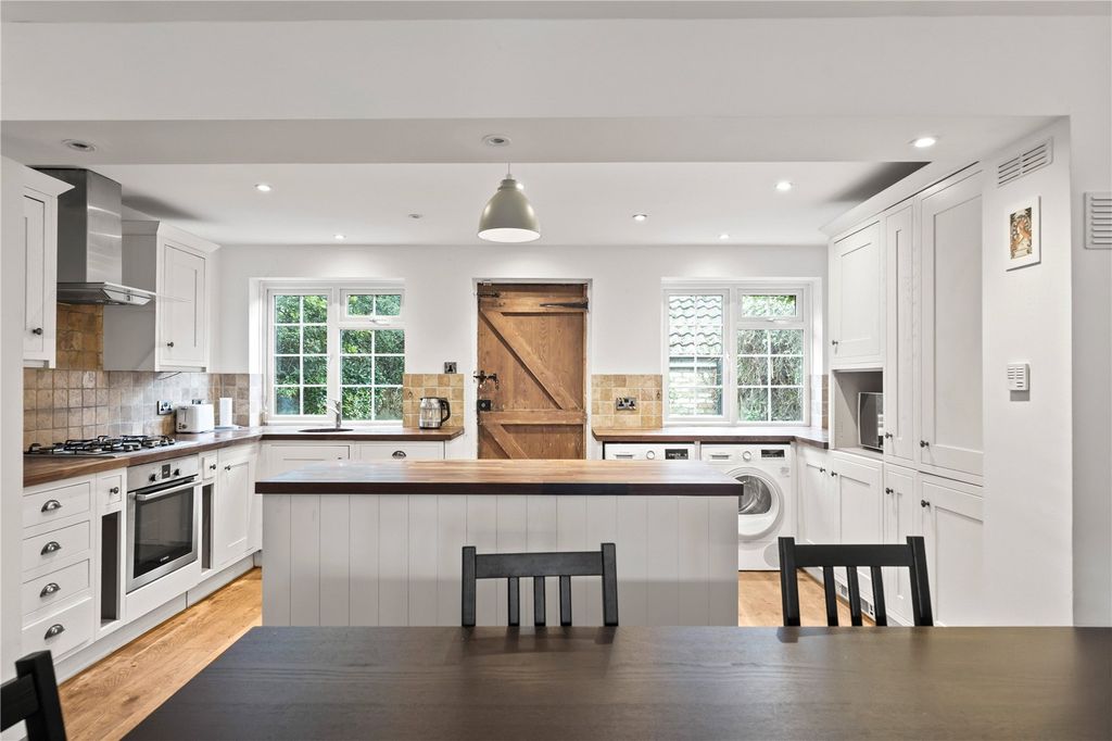 Property photo 2 of 13 Picture No. 14