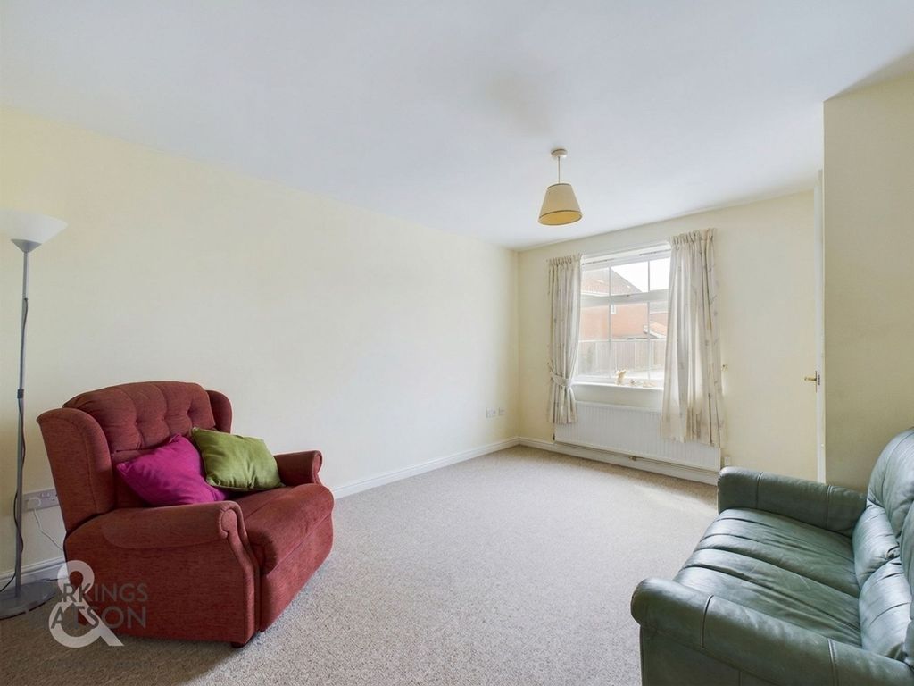 Property photo 3 of 12