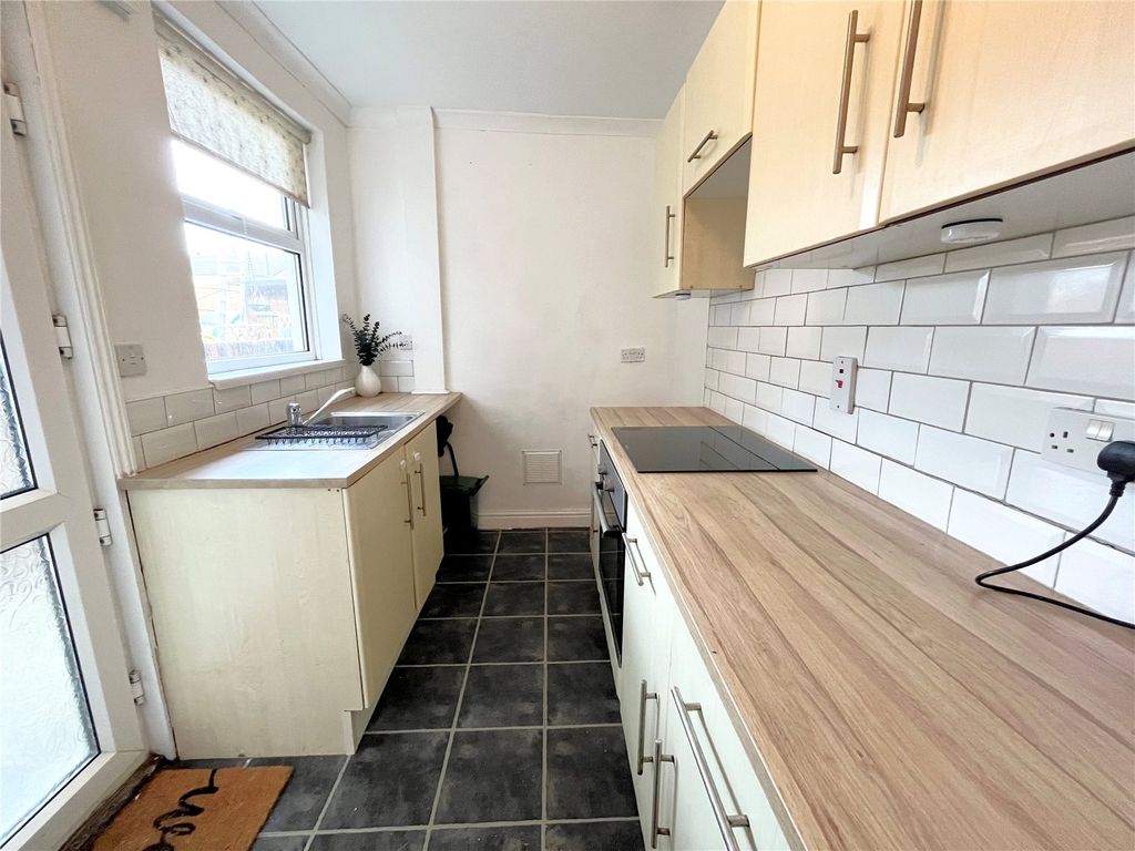 Property photo 2 of 10 Picture No. 27