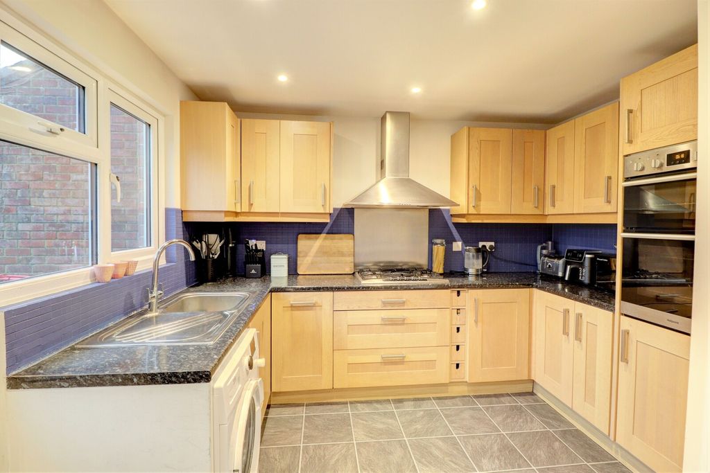 Property photo 3 of 13 Picture No. 06